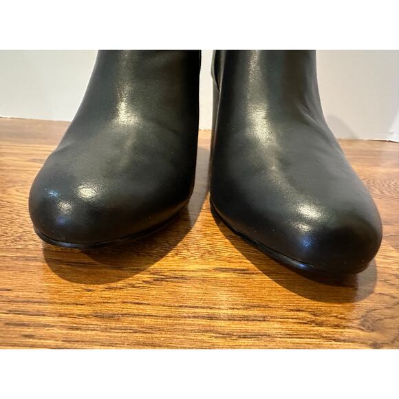 Bella Vita Women's Leather Diaz Ankle Boots Black Size 9 NWT Chic Footwear - Picture 4 of 9
